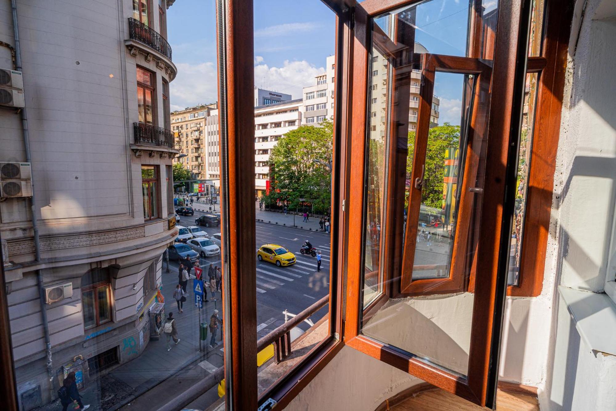 Cozy Apartments Near Calea Victoriei Bucharest Exterior photo
